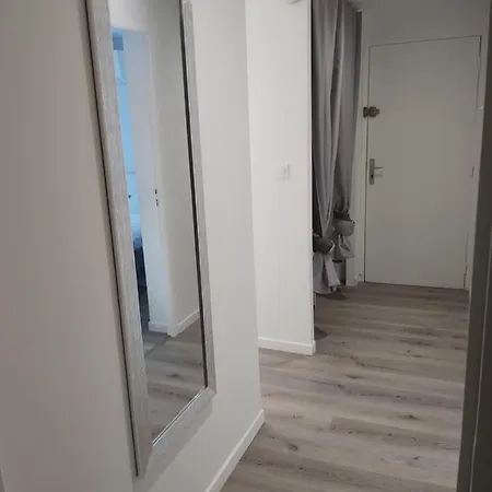 Апартаменты Grand T3 Piscine, Garage Centre Port
