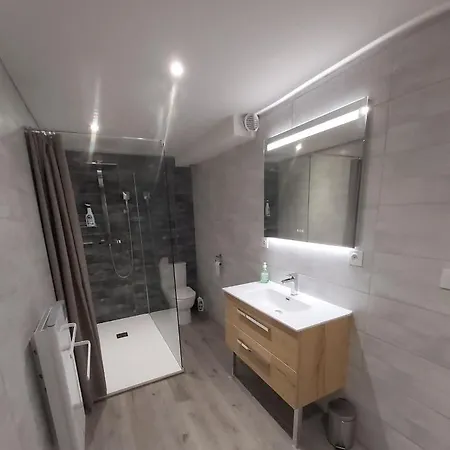 Апартаменты Grand T3 Piscine, Garage Centre Port